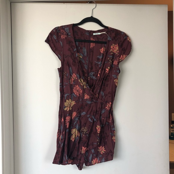 Urban Outfitters Romper - Picture 3 of 3